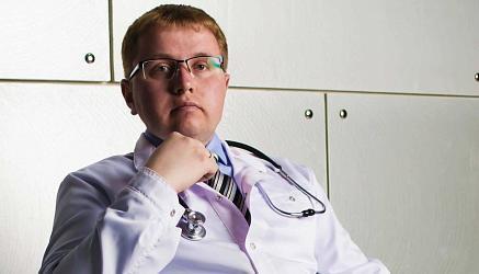 Коллеги и пациенты обвинили московского педиатра в мошенничестве. Он якобы годами колол детям физраствор вместо прививок