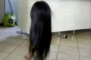 Африканец принял дочь в парике за божество и чуть не потерял сознание