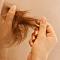 Эндокринолог озвучил главные причины выпадения волос