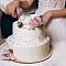 Женщина развелась через сутки после свадьбы из-за дурацкой шутки с тортом