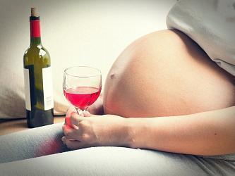 Можно ли беременным употреблять алкоголь?