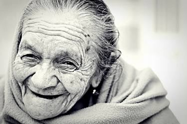 Бабушка сшила 90 масок к своему 90-летию