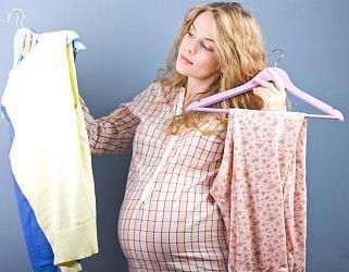 Красиво или удобно? Как бельгийки подходят к выбору одежды для беременных