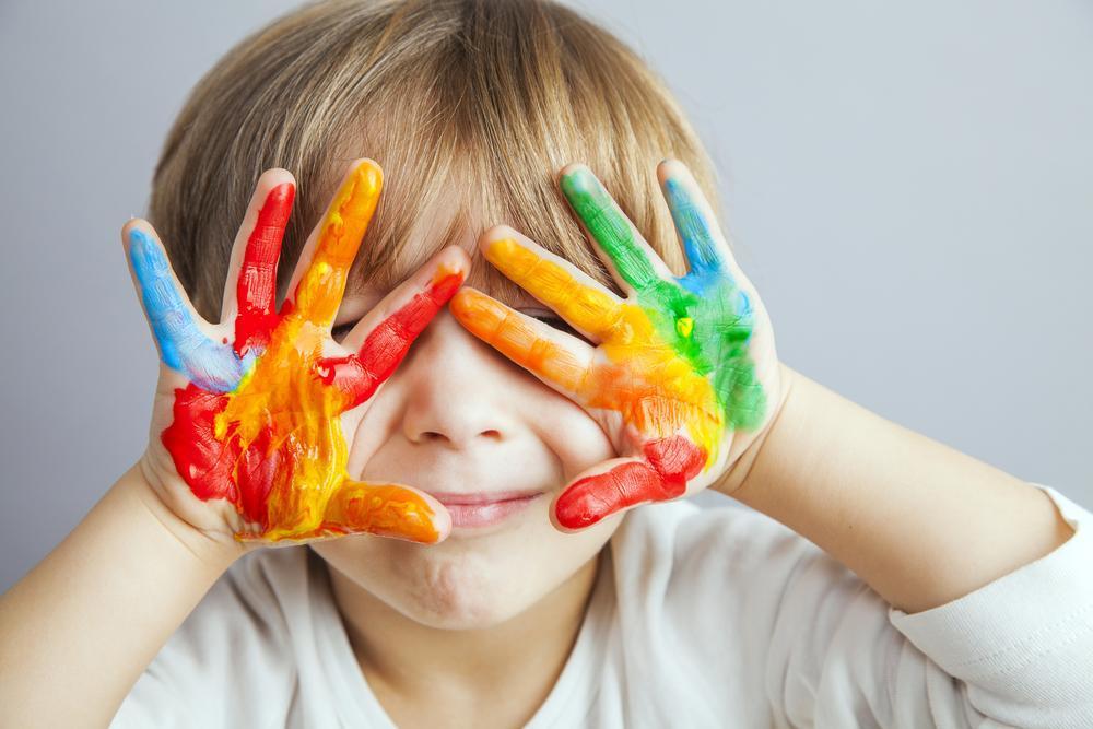 Как научить ребёнка различать цвета?